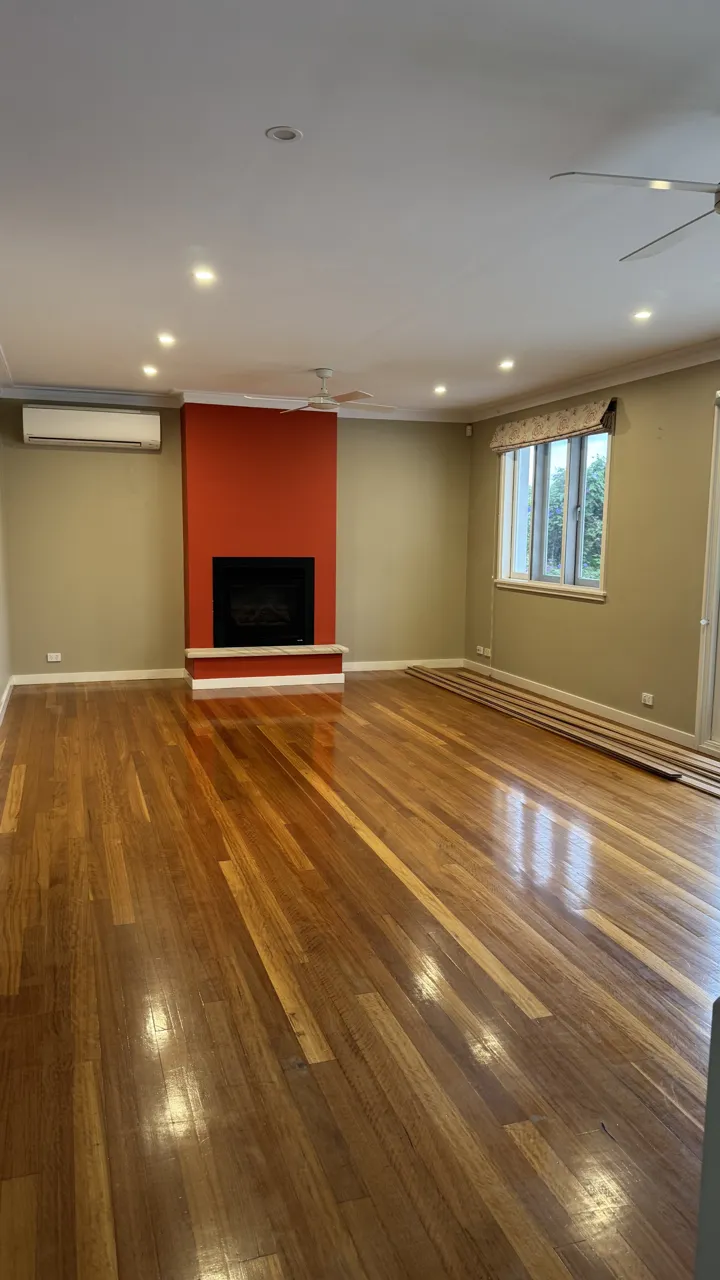 Living room before renovation